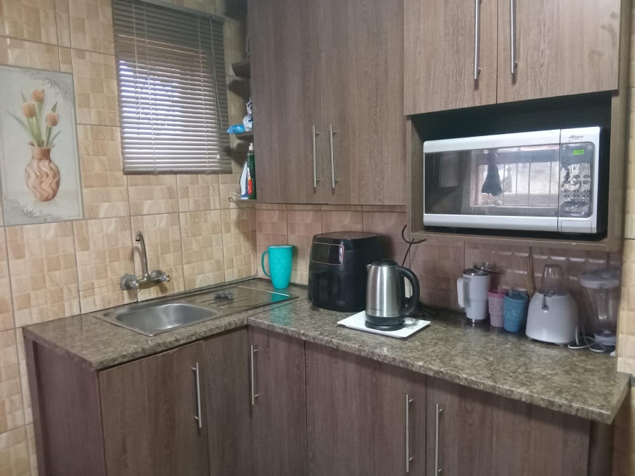 2 Bedroom Property for Sale in Kwa Nobuhle Eastern Cape